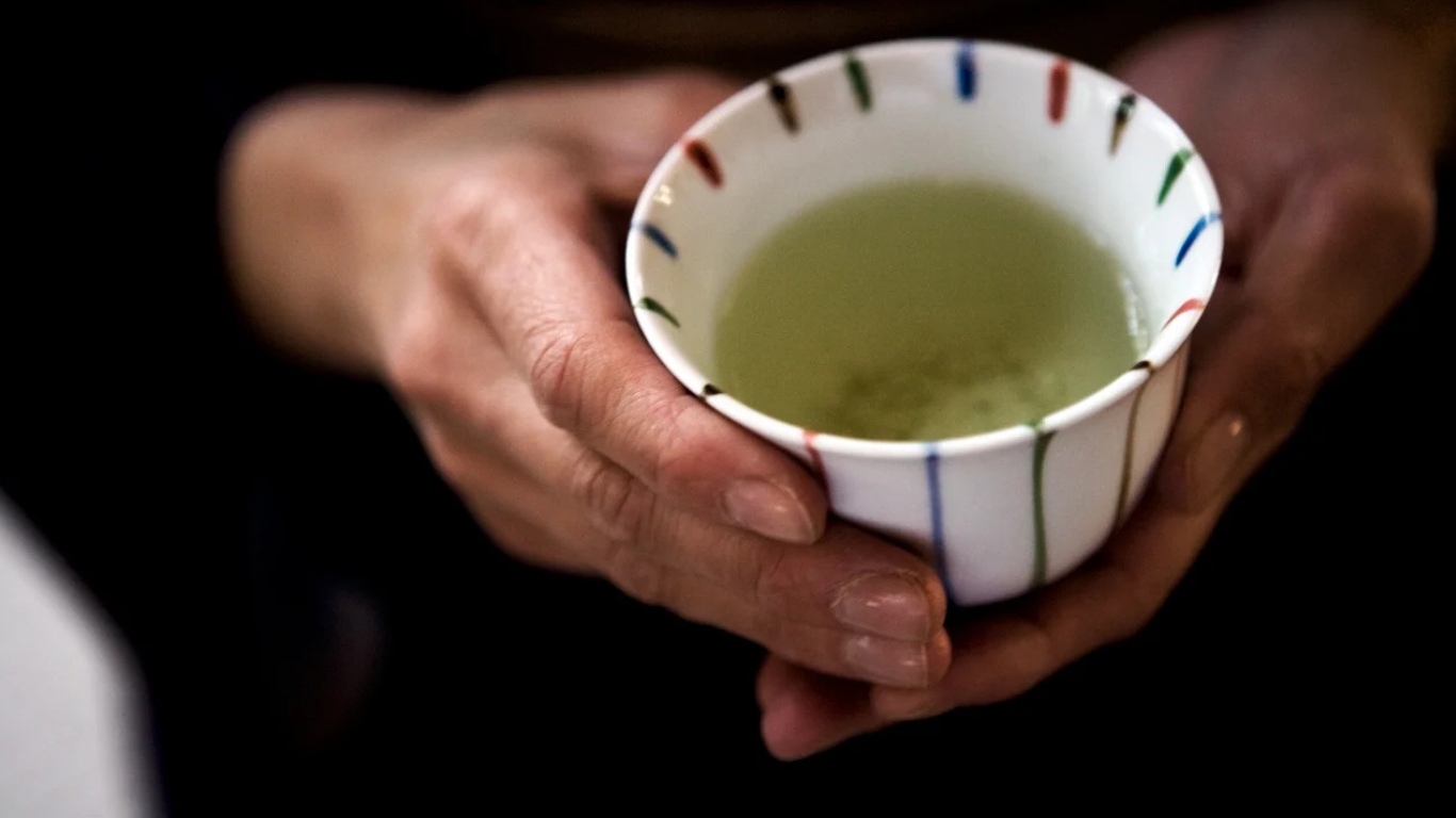 People who should limit drinking fresh green tea Shemartglobal (5)