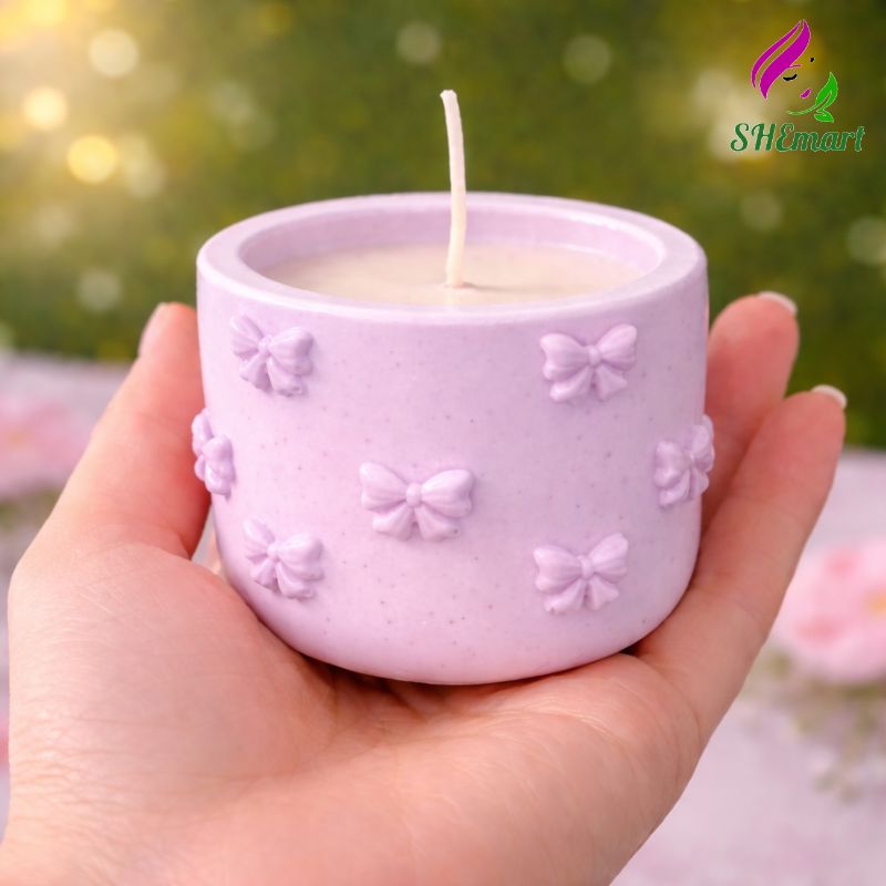 Nến Thơm Nơ Xinh 60ml SHEMart Candles mau tim SHEMart Global 60ml bow-shaped candle jar – Cute Decorative Candle with Long-Lasting Fragrance